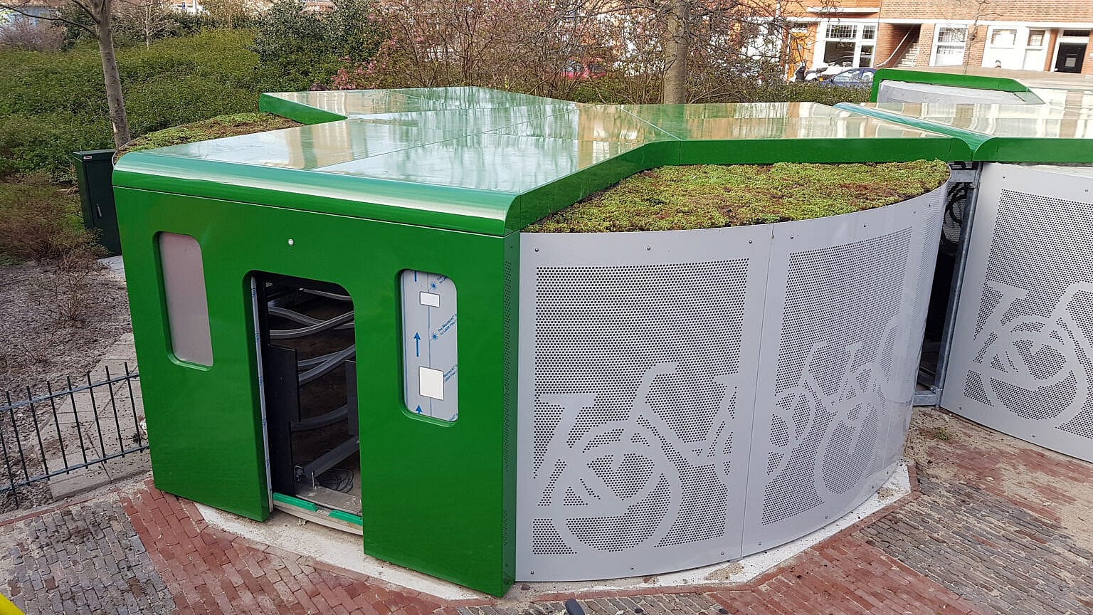 Automatisk-cykelparkeringshus-VelowSpace-Sedum-tag.jpg