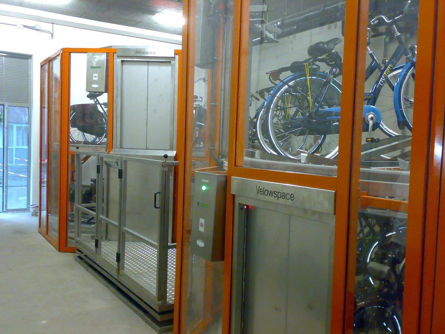 Automatisk-cykelparkeringshus-VelowSpace-indendørs.jpg
